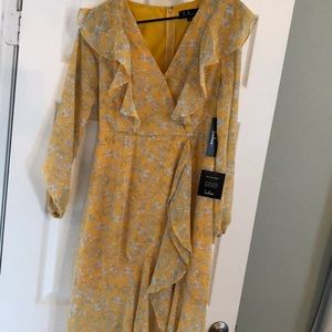 NWT Lulu’s Yellow Floral dress